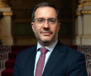 السفير البريطاني بالقاهرة: العلاقات بين المملكة المتحدة ومصر تتجه نحو مرحلة أكثر استراتيجية وتكاملاً