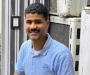 قبل امتحانه بساعات.. مقتل طالب بكلية الحقوق بطعنة نافذة بالقلب أسفل منزله فى بورسعيد