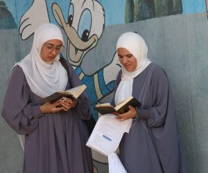 توافد طلاب الأزهر على اللجان قبيل بدء امتحانات الشهادة الثانوية