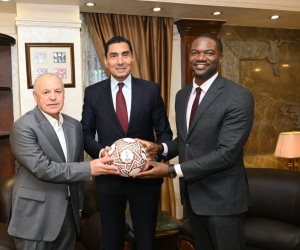 وزير الرياضة يلتقي الأمين العام للكاف بحضور رئيس الاتحاد المصري لمناقشة مستجدات مقر الاتحاد بالعاصمة الإدارية الجديدة