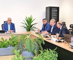 وزير الري يتابع تنفيذ المشروع القومي لتأهيل المنشآت المائية