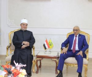 محافظ شمال سيناء يستقبل مفتي الجمهورية بالعريش .. ويؤكد على دور" الافتاء" في نشر الفكر الوسطي المستنير (صور) 