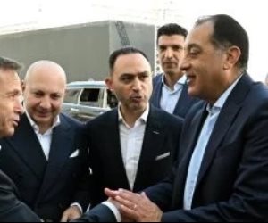 رئيس الوزراء يفتتح خط الإنتاج الجديد للسيارة «ماجنيت» بشركة نيسان