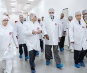 رئيس هيئة الدواء يستقبل رئيس إريتريا بمصنع جيبتو فارما لبحث آفاق التعاون