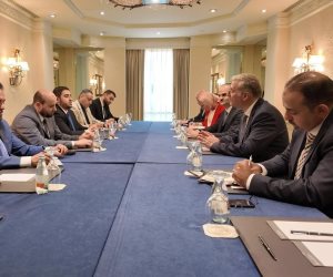 وزير البترول يبحث مع نظيره السوري آفاق التعاون لدعم تعافي قطاع الطاقة بسوريا