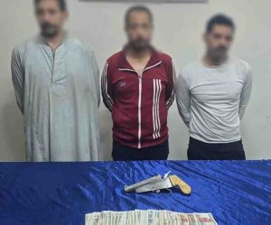 ضبط 3 متهمين بخطف حقيبة أموال من مقاول في بولاق الدكرور بعد تتبعه عقب خروجه من بنك