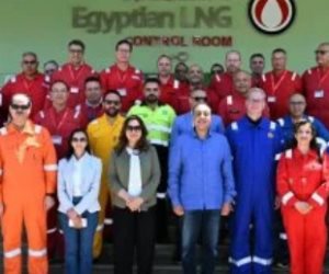 رئيس الوزراء يتفقد مجمع إدكو للغاز الطبيعى المسال