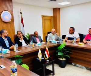 وزيرة الإسكان تتابع مستجدات ملف توفيق الأوضاع بالأراضي المضافة بمدينتي العبور الجديدة والشروق