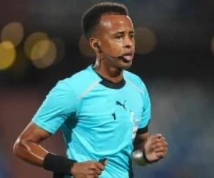 لم يخسر حقوقه.. فيفا يساند الحكم الصومالي عمر أرتان بصرف كامل مستحقات مشاركته في كأس العالم رغم منعه من دخول أمريكا