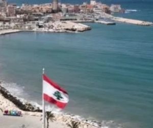 لبنان : عودة خجولة للنازحين إلى صور والبلديات تدعو إلى التريث للتأكد من سريان أي اتفاق لوقف إطلاق النار