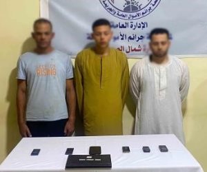 ضبط 3 أشخاص بالمنيا استولوا على أموال المواطنين بانتحال صفة موظفي خدمة عملاء بالبنوك