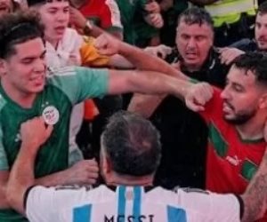 قبل ساعات من موقعة المونديال .. اشتباكات بين جماهير الجزائر والأرجنتين في تايمز سكوير