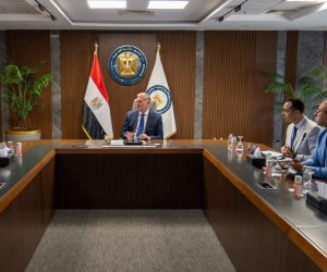 وزير البترول يبحث مع إينوك الإماراتية التوسع فى استثمارات تموين الطائرات