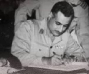 الليلة .. قناة الوثائقية تعرض فيلم الجلاء في ذكرى طرد آخر جندي بريطاني من مصر