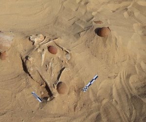 كشف أثري بجبل الطير بالمنيا يعيد رسم ملامح العمارة الجنائزية في مصر القديمة