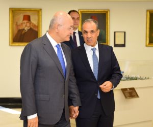وزير الخارجية يبحث مع مفوض الأمم المتحدة لشؤون اللاجئين تعزيز التعاون ويؤكد: قانون اللجوء خطوة تاريخية لتنظيم المنظومة الوطنية