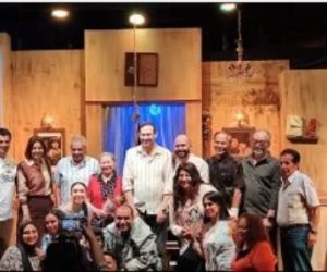 "لحظة واحدة" يشهد حضوراً ثقافياً بارزاً بحضور أيمن الشيوى وقيادات المسرح
