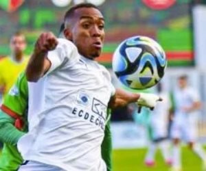 الأهلي يتابع مدافع منتخب الجزائر فى المونديال ويترقب رأي عموتة