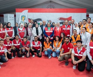الهلال الأحمر المصري يطلق قافلة “من المرأة المصرية إلى شقيقتها الفلسطينية"