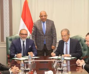 وزير الكهرباء يشهد توقيع بروتوكول بين القابضة للكهرباء واتصالات مصر لإحلال العدادات التقليدية بذكية