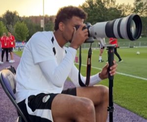 حسام عبد المجيد يتحول إلى مصور في مران المنتخب.. ويعلق مازحًا: صورة المو تساوي مليارات