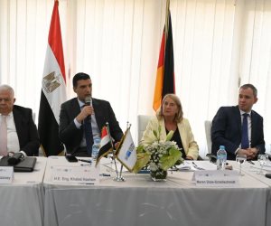 وزير الصناعة يشارك بالجلسة النقاشية بالغرفة الألمانية بشأن تقنيات إزالة الكربون المستدام