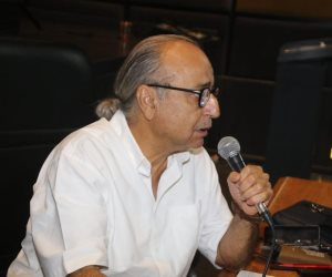 أحمد كمال في المهرجان القومي للمسرح: الموهبة وحدها لا تكفي.. ورحلة الممثل لا تنتهي