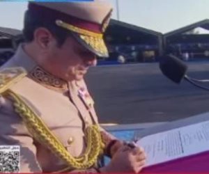 الرئيس السيسي يوقع وثيقة افتتاح القيادة الاستراتيجية ويرفع علم مصر بالعاصمة الإدارية الجديدة