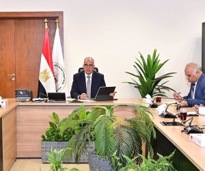 وزير الري يتابع الموقف التنفيذي للمشروع القومي لضبط نهر النيل