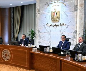 وزير الكهرباء والطاقة المتجددة يستعرض القدرات الحالية والمُخططة من الطاقات المتجددة