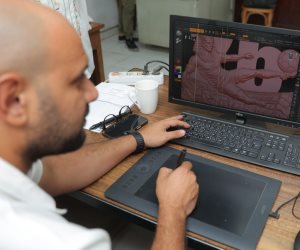 «صوت الأمة» تنفرد بكواليس وصور صناعة الميداليات التذكارية للمنتخب بعد مشوار كأس العالم 2026 (فيديو وصور)