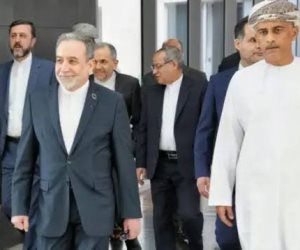 عراقجي في مسقط لبحث ترتيبات "مضيق هرمز".. والصحة الإيرانية تعلن مقتل وإصابة 132 شخصاً 