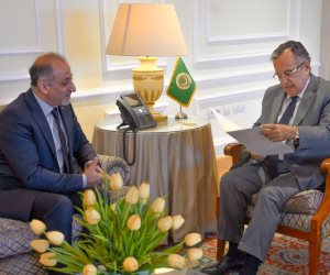 أبو مازن يدعو نبيل فهمي لحث الدول العربية على الوفاء بالتزاماتها المالية تجاه فلسطين