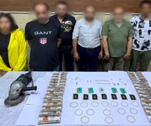 ضبط مرتكبا واقعة سرقة مشغولات ذهبية ومبلغ مالي من داخل مسكن سيدة بالقاهرة