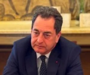 سفير فرنسا عن أزمة تحكيم مباراة مصر والأرجنتين : الحكم يتبع فيفا وليس باريس