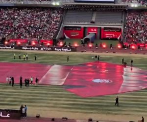 قميص ضخم لمنتخب مصر يتصدر المشهد باستاد القاهرة