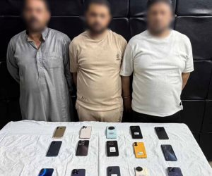 ضبط تشكيل عصابي سرق (16) هاتفًا محمولًا بأسلوب المغافلة في القاهرة