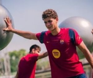 حمزة عبد الكريم يشارك فى تدريب برشلونة الأول للموسم الجديد.. فيديو وصور