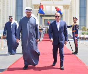 الرئيس السيسى يودّع الشيخ محمد بن زايد بمطار العلمين فى ختام زيارته الأخوية لمصر