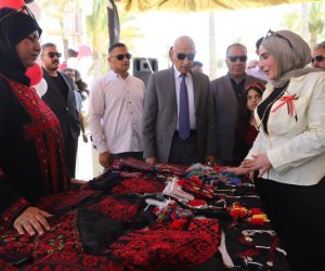 محافظ شمال سيناء يفتتح معرض الحرف اليدوية والتراثية بالعريش بهدف فتح منافذ تسويقية للسيدات السيناويات