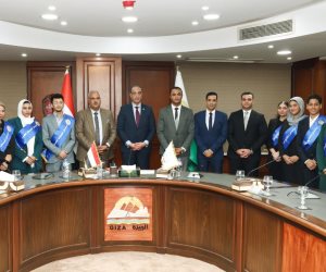 محافظ الجيزة يستقبل وفدًا من "برلمان الشيوخ والشباب" بمناسبة الذكرى الثالثة عشرة لثورة 30 يونيو