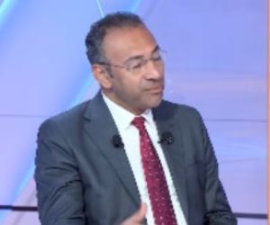 أستاذ للنقد الأدبي: الذكاء الاصطناعي يفرض تحديات جديدة أمام اللغة العربية