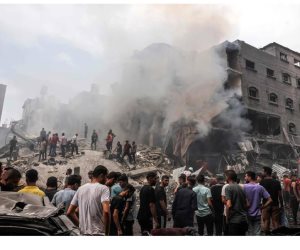عدوان إسرائيلي جديد.. شهداء وجرحى في غزة واعتداءات متزامنة تطال المصلين والأطفال بالضفة
