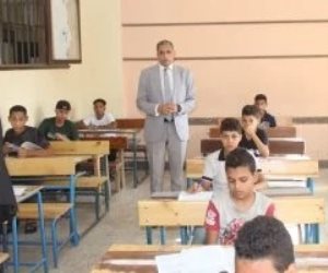 وكيل أول وزارة التربية والتعليم بالجيزة جولة تفقدية لمتابعة امتحانات الدور الثاني لصفوف النقل