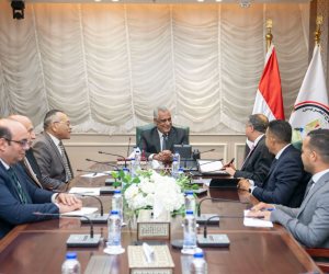 وزير الدولة للإنتاج الحربي يبحث مع "تاليس" توطين تكنولوجيا صناعة مكونات أجهزة الاتصالات وربطها بسلاسل الإمداد