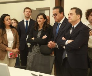 وزير الصحة يبحث مع وزيرة الشؤون الفرنكوفونية الفرنسية تعزيز التعاون الصحي.. وفرنسا تقدم أكثر من 21 طنًا من المساعدات الطبية لدعم مصابي غزة