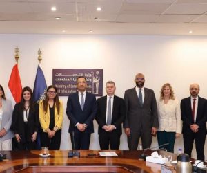 وزير الاتصالات يلتقي أعضاء لجنة التحول الرقمي بغرفة التجارة الأمريكية بالقاهرة