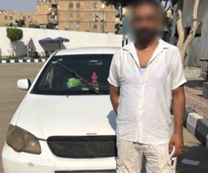ضبط قائد سيارة أجرة لآدائه حركات استعراضية بسيارته أعلى كوبري بالقاهرة