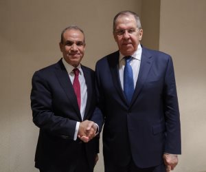 وزير الخارجية يلتقي نظيره الروسي على هامش الاجتماع الوزاري لمنظمة الآسيان