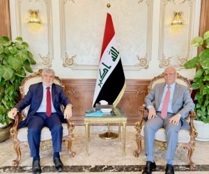السفير العراقي بالقاهرة يبحث مع نظيره البريطاني ملفات النفط والأزمات الإقليمية